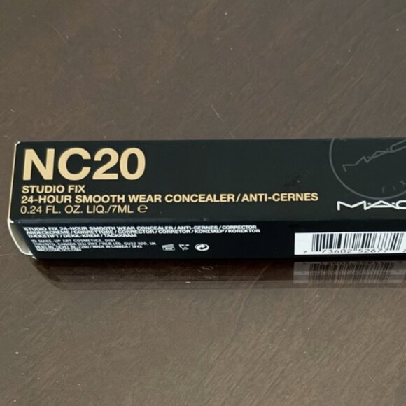 MAC Studio fix concealer NC20 New! - Picture 4 of 4